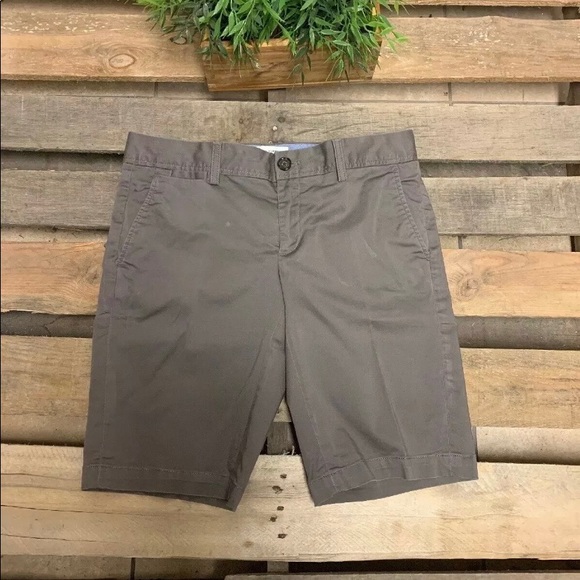 Banana Republic Woman’s Stretch Bermuda Shorts - Picture 2 of 9